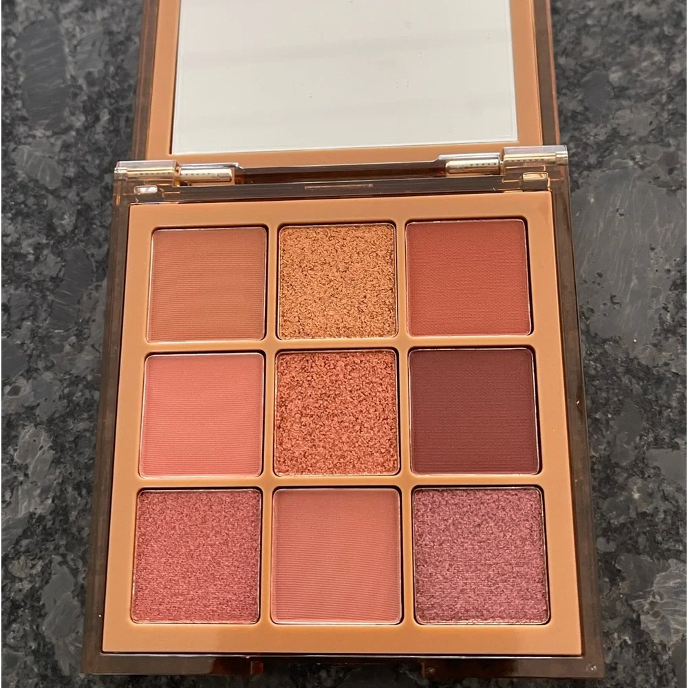 Huda Beauty Medium Nude Obsessions Eyeshadow Palette